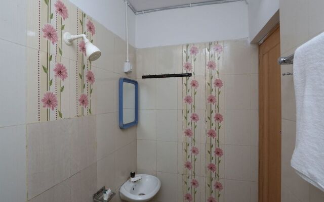 OYO 13624 Kapoors Plaza Guest House