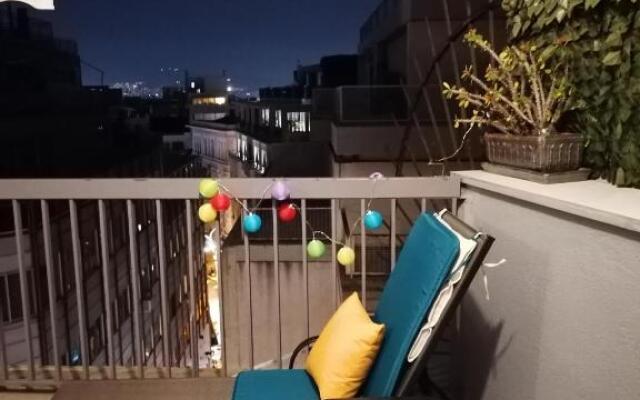 Sandra Stay Acropolis View
