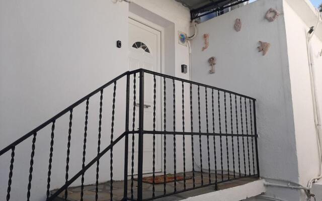 Chiona΄s Apartments by the Sea