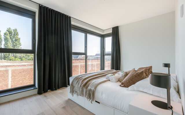 Spacious Apartment With Beautiful Terrace Near Ghent