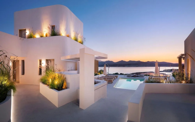 White Pebble Suites