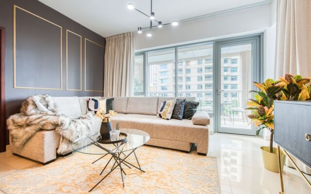 Maison Privee - Chic Apt w/ Luxury Lifestyle & Burj Khalifa Views