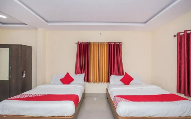OYO 15818 Om Sai Residency