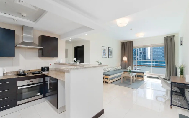 Whitesage - Gorgeous Apartment in JLT Near the Metro Station