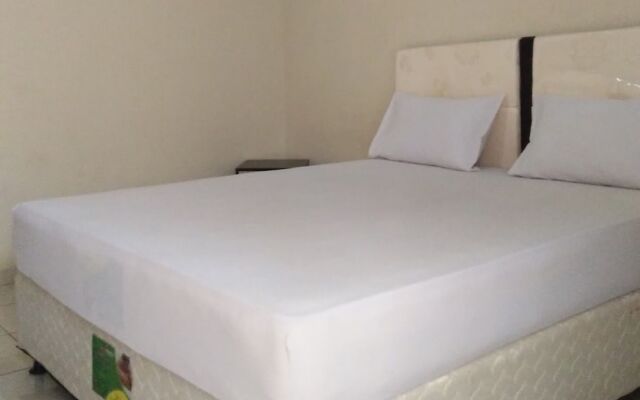 OYO 93759 Yume Guest House Near SDN 4 Batulayar