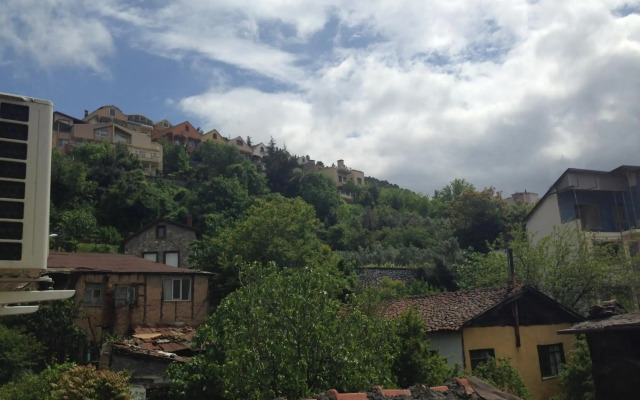 Araz Residence