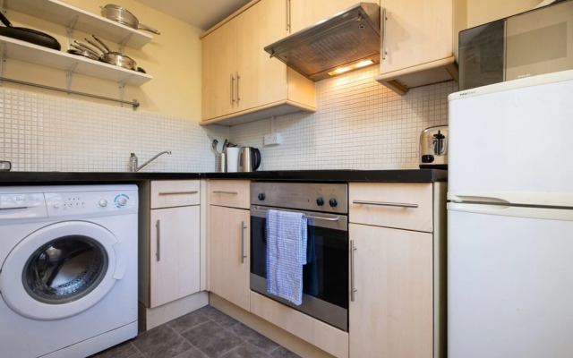 Bright City Centre Flat With Sea 2 Mins Away