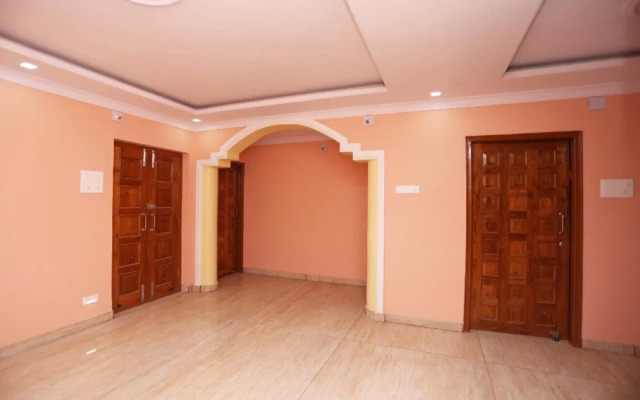 OYO 28078 Golden Villa Guest House