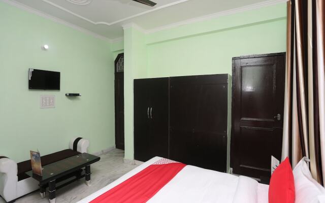 OYO 18669 Shree Palce