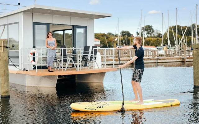 WELL Hausboote