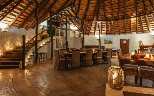 Mopane Bush Lodge