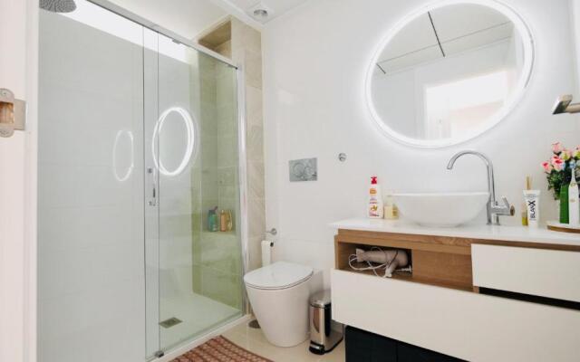 Fortuna Penthouse with roof terrace, AC and pool