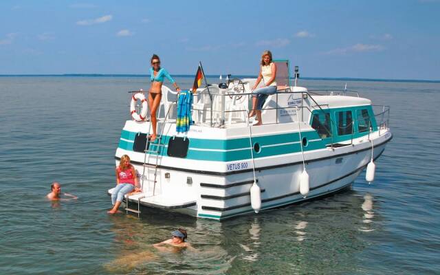 Kuhnle-Tours Hafendorf Müritz