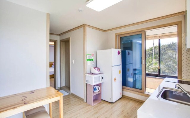 Seogwipo Sanbang Dawon House Pension
