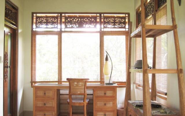 Sanggingan Cliff Side Villa