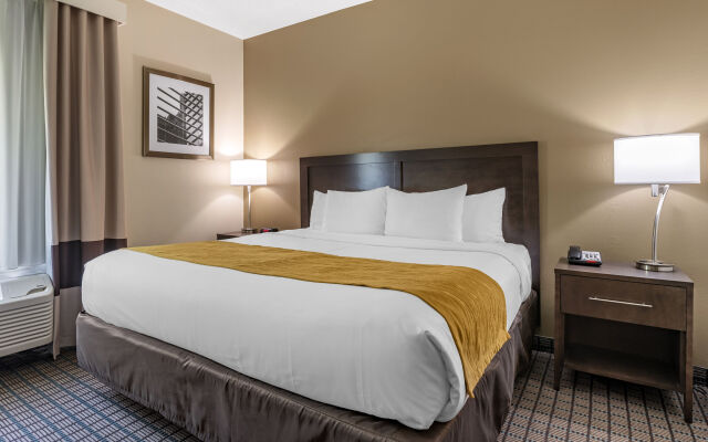 Quality Inn & Suites North/Polaris