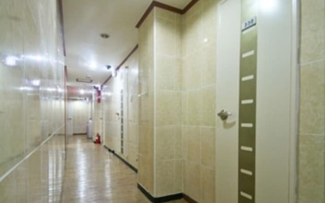 Living Castle Hongdae