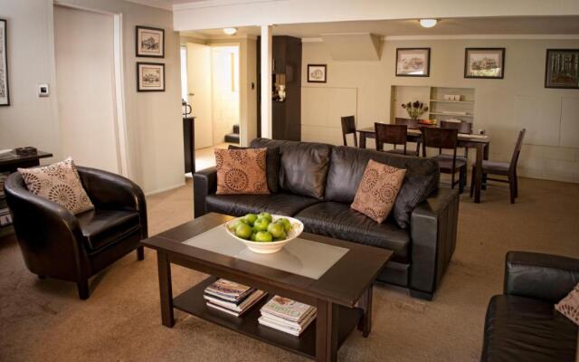 B&B @ the Redwoods