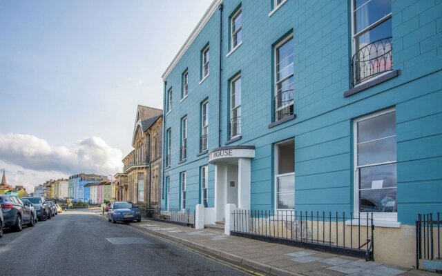 No. 6 Croft House - 1 Bedroom Apartment - Tenby