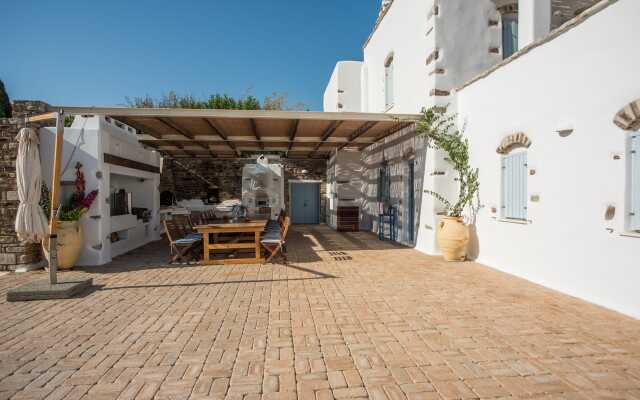 Monogram Travel Antiparos