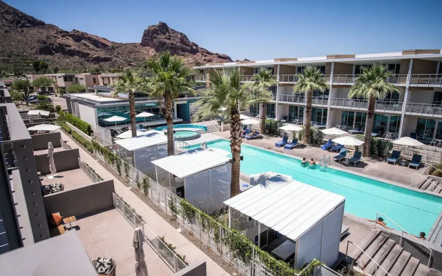 Residences At Mountain Shadows