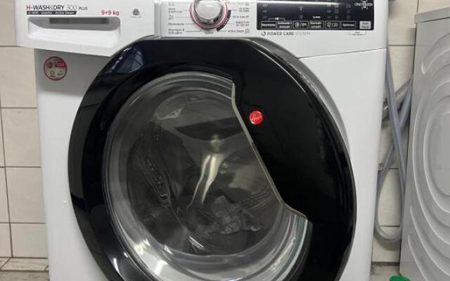Flughafennahe zentrale voll möblierte Wohlfühlatmosphäre Dachgeschoss