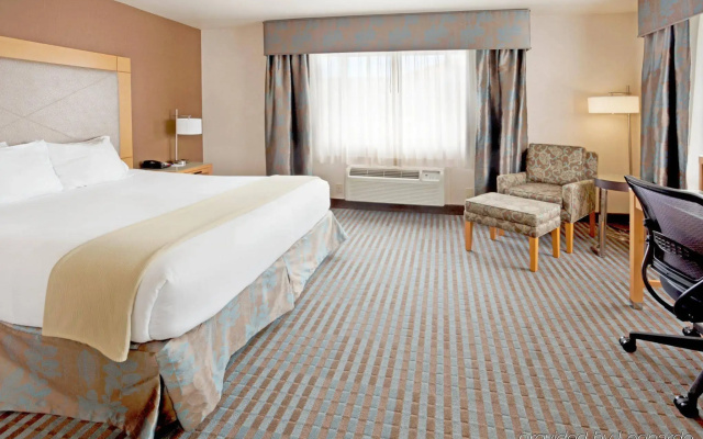 Holiday Inn Express Monterey-Cannery Row by IHG