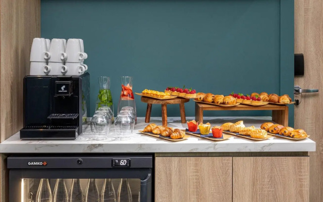 Courtyard by Marriott Paris Charles de Gaulle Central Airport