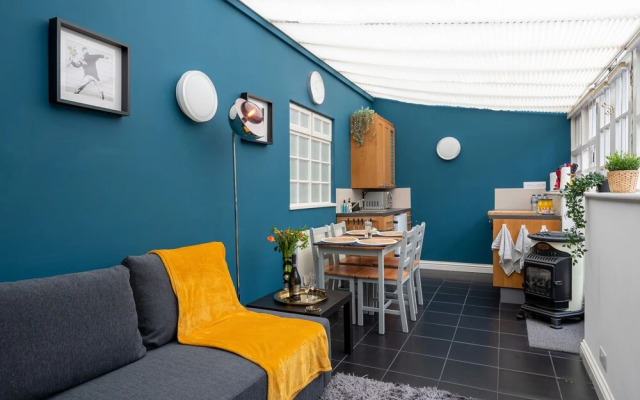 Hummingbird Maisonette by Robin Estates