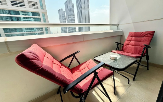 Cosmos Living Charming Studio With Balco