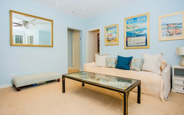 2 Bedroom Flat Sleeps 4 In Chelsea