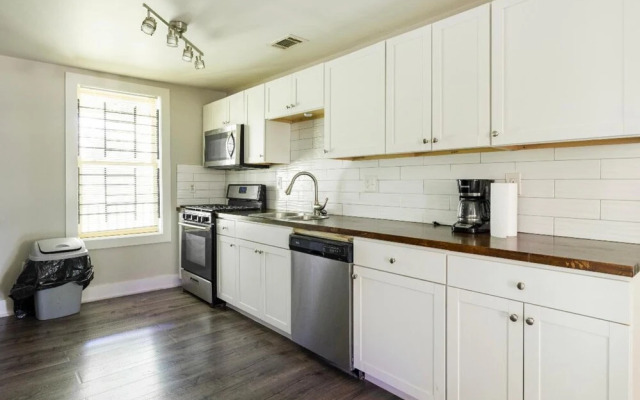Charming Fully-renovated Bungalow