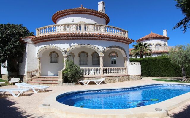 Sunrise Villa Fortuny