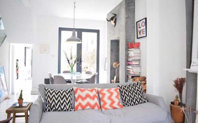 Bright Home in Stoke Newington