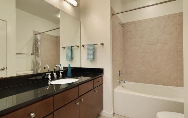 StayLo Luxury 2 Bedroom Apartment