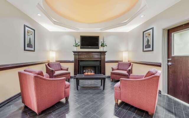 Super 8 by Wyndham Hidalgo/McAllen Area