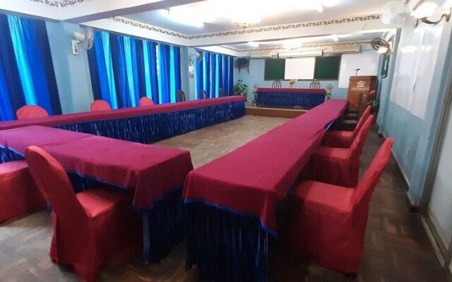 OYO 299 Hotel Sweet Home