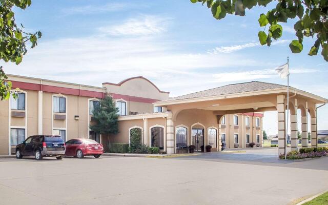 Studio 6 Claremore, OK