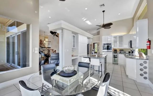 Serenity Villa Water Front