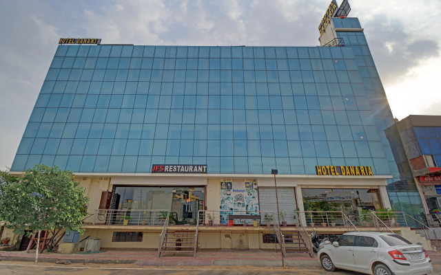 OYO 79935 Collection O Hotel Danaria