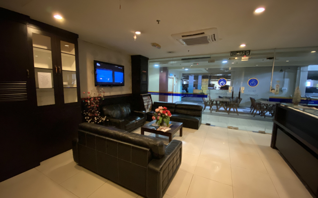 Super OYO 89847 Switz Paradise Hotel