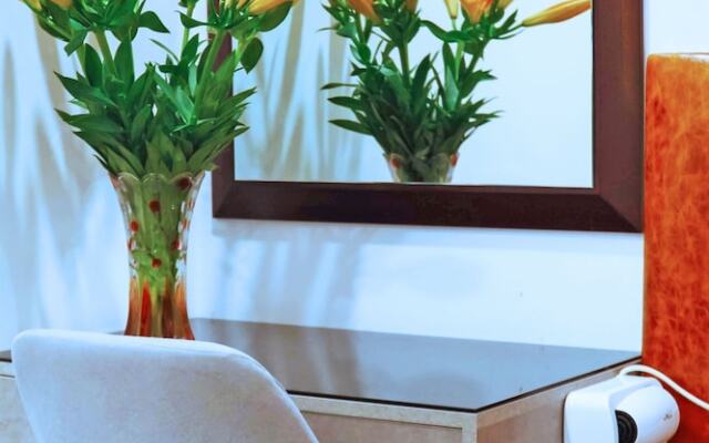 Grad Queen Hotel 2  Ha Dong