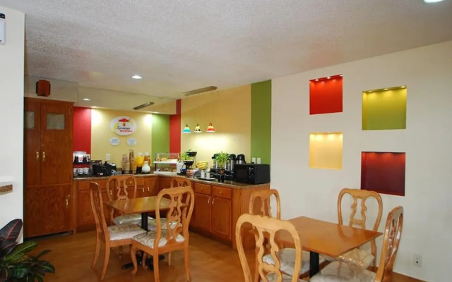 Super 8 Anderson/Clemson Area