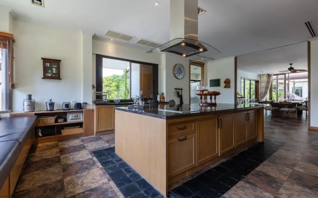 Large 6 Bed Luxury Villa on the Golf Course (PHJ)