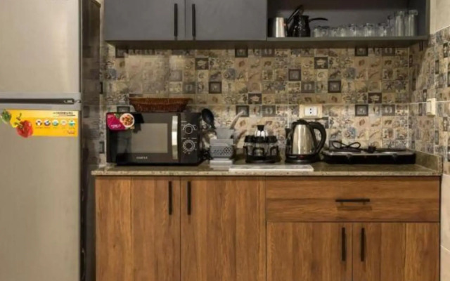 Settle Inn South 90 Apartments