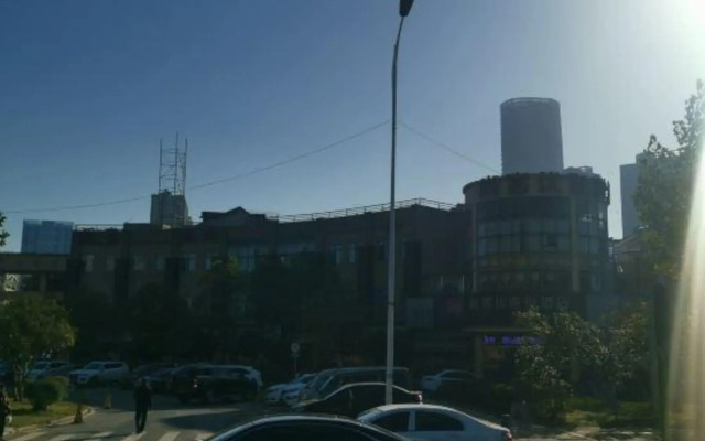 Thankyou Chain Hotel (Honggutan Subway Station Changjiang Road Branch)