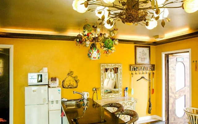 Geojedo Santa Monica Pension