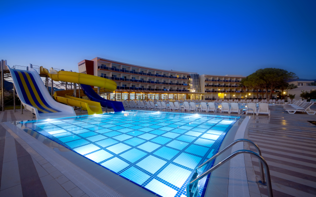 Grand Sahins Gumuldur Resort