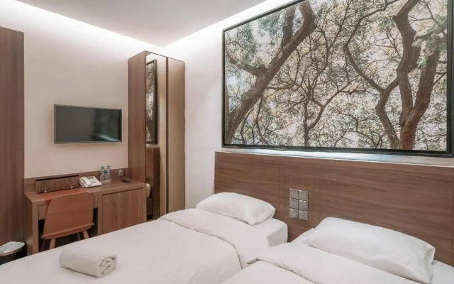 A Hotel Bugis – Guest Rooms – Singapore