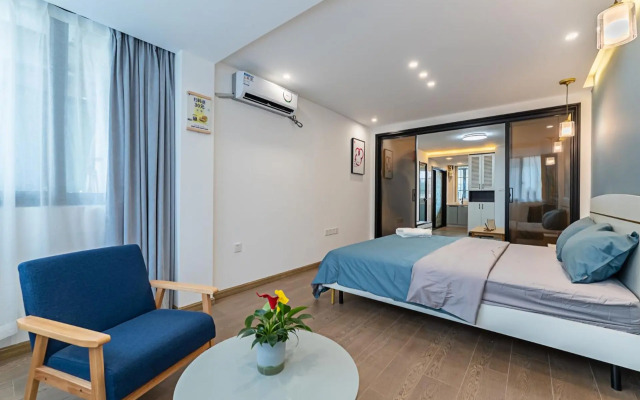 Locals Apartment Place 99